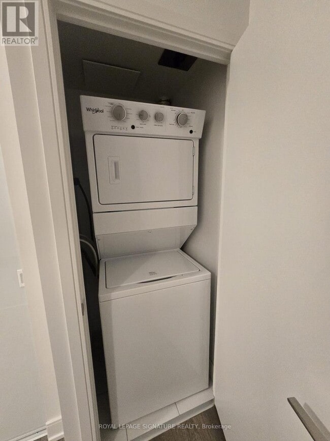 Photo du bâtiment - 1350 Ellesmere Rd