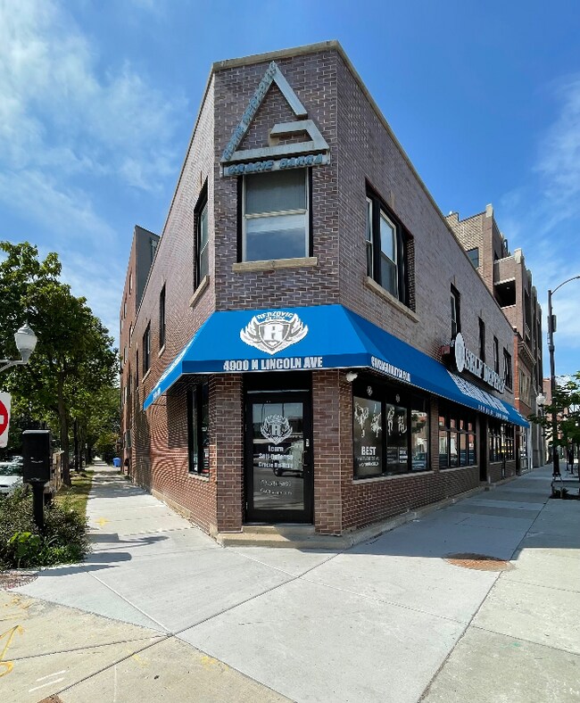Foto del edificio - 4900 N Lincoln Ave