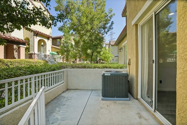 Building Photo - 28252 Canterbury Ct