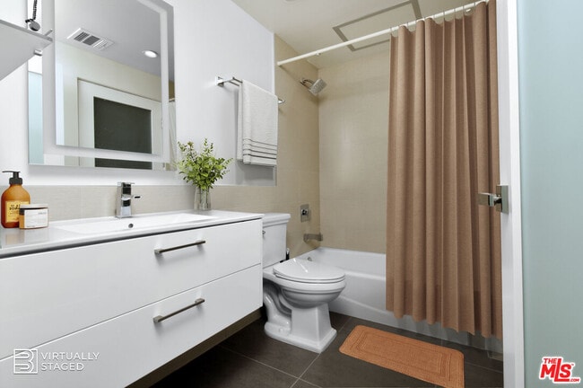 Foto del edificio - 939 S Broadway