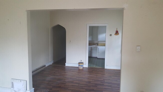 Building Photo - 205 Monroe St