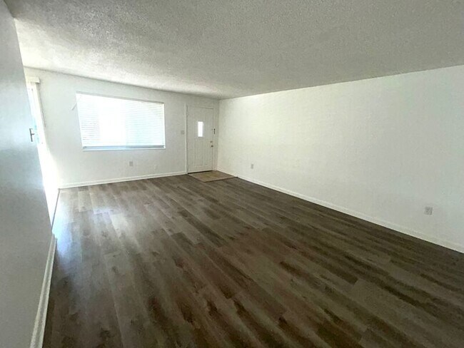 Foto del edificio - 621 Lakeview St