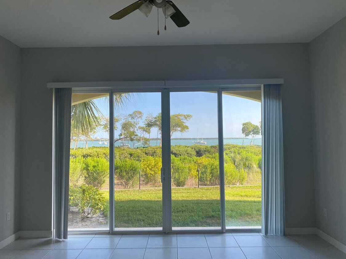 26 Harbour Isle Dr W Unit 104, Fort Pierce, FL 34949 Condo for Rent
