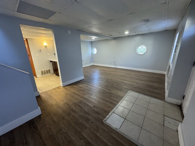 Foto del edificio - "Your Own Little Hideaway" — Private 2 Bed Home with Balcony & Yard