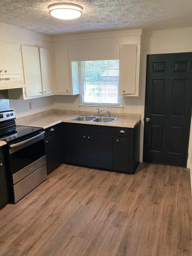 Building Photo - 3473/3475 Wax Rd.