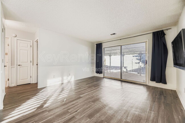 Building Photo - 1199 S Troy St