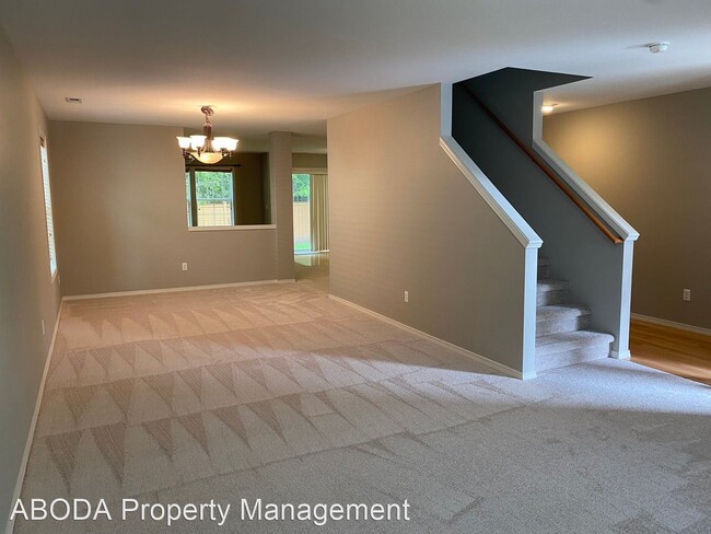 Building Photo - 4 br, 2.5 bath House - 6702 QUIGLEY AVE SE