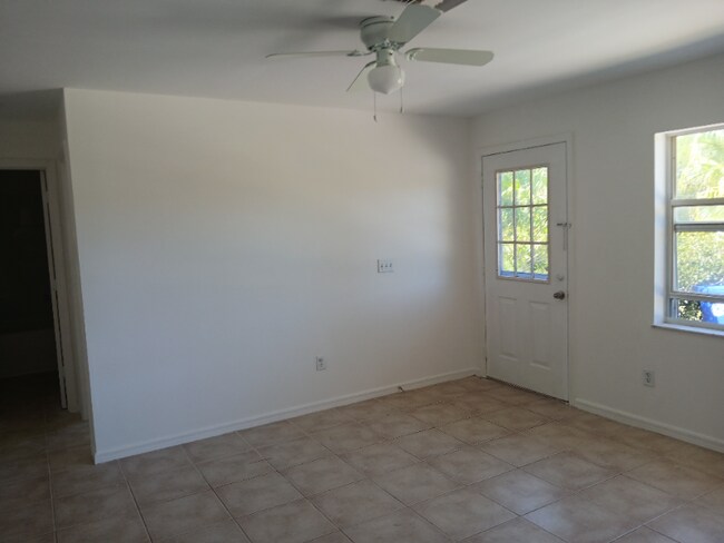 Building Photo - 11117 Airport Dr