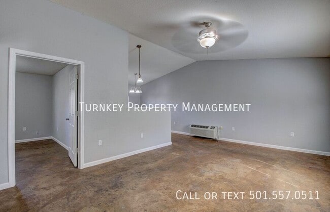 Building Photo - 1426 Stanley St