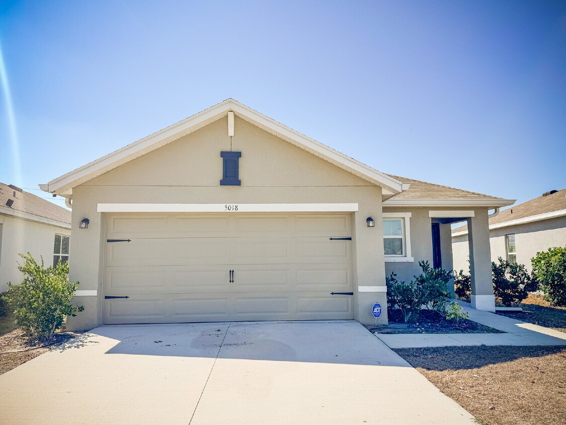 Gorgeous 3 bedroom 2 bath 2 car garage! - Gorgeous 3 bedroom 2 bath 2 car garage!