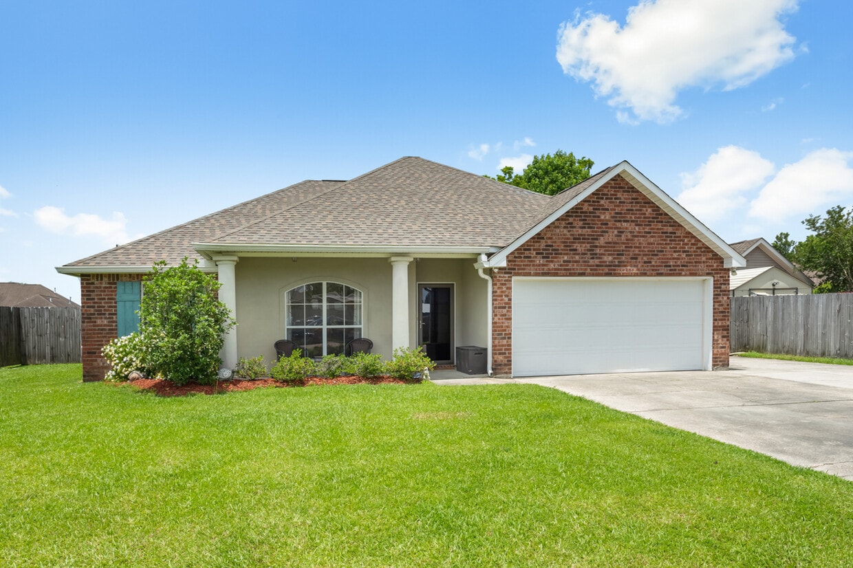 36037 Houmas House Ave, Denham Springs, LA 70706 House for Rent in