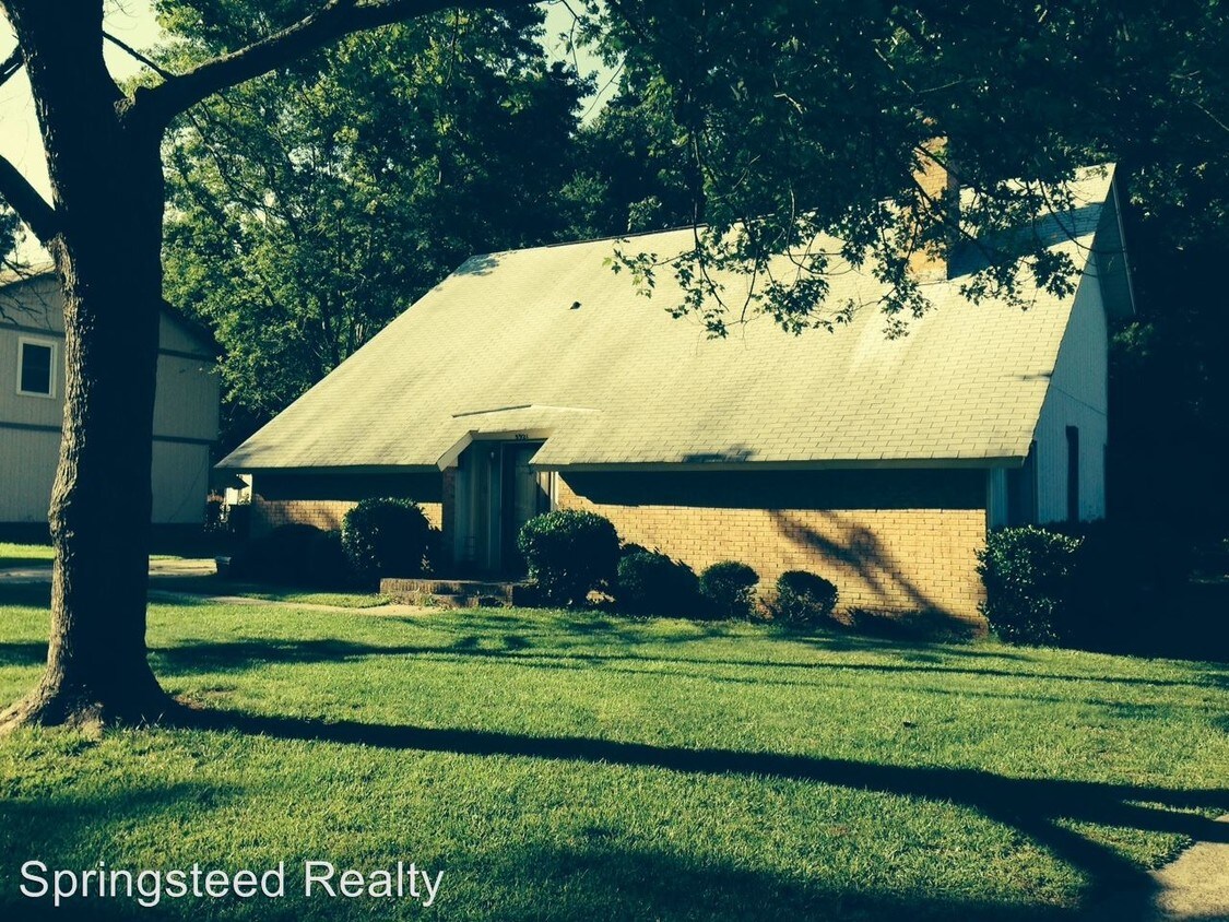 Primary Photo - 5921 Bluebonnet Rd