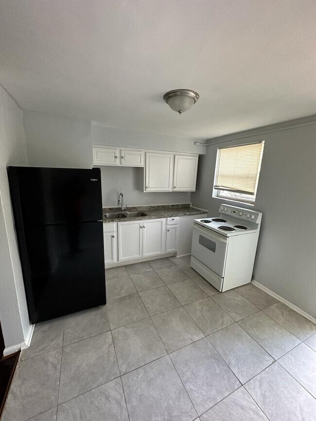 Foto del edificio - 2031 W 9th St