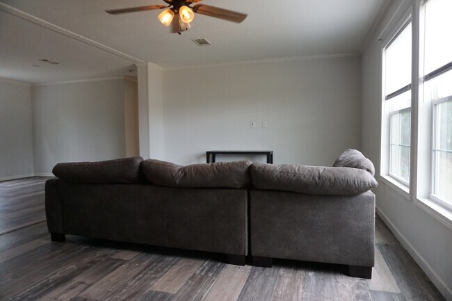 Building Photo - 4656 Eagle Way
