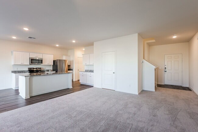 Foto del edificio - 5713 Texas Palm Dr