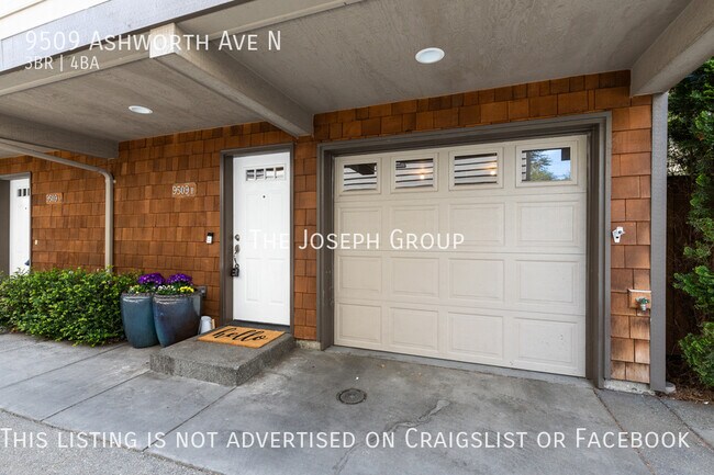 Building Photo - Beautiful 3BD/3.5BA Townhome in North Seat...