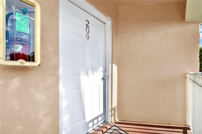 Foto del edificio - 675 NW 85th Ct