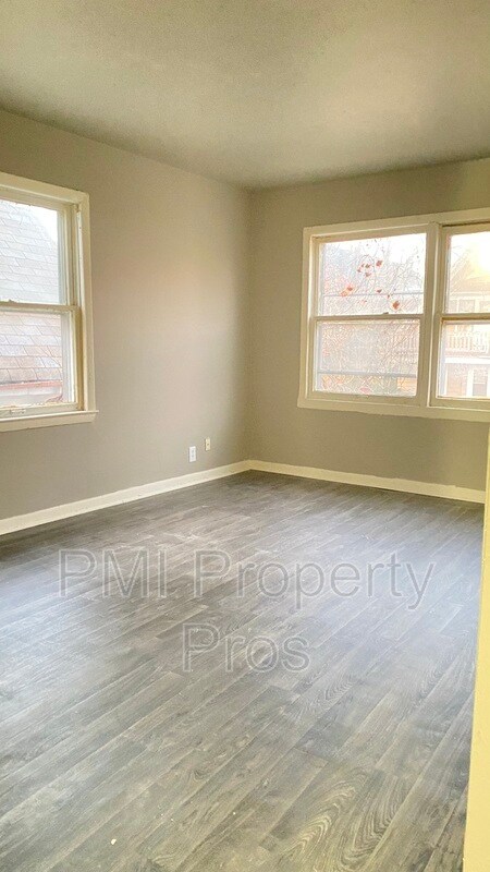 Foto del edificio - 1015 W Keefe Ave