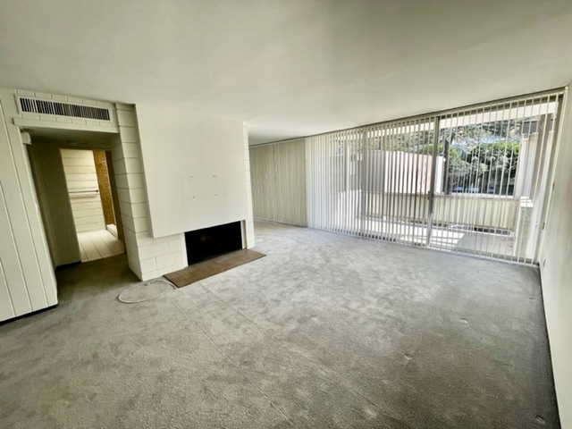 Living Room - 833 Moraga Dr