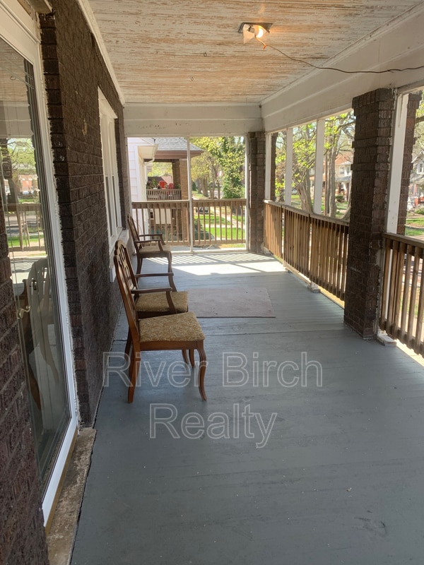 Building Photo - 434 W Cook St