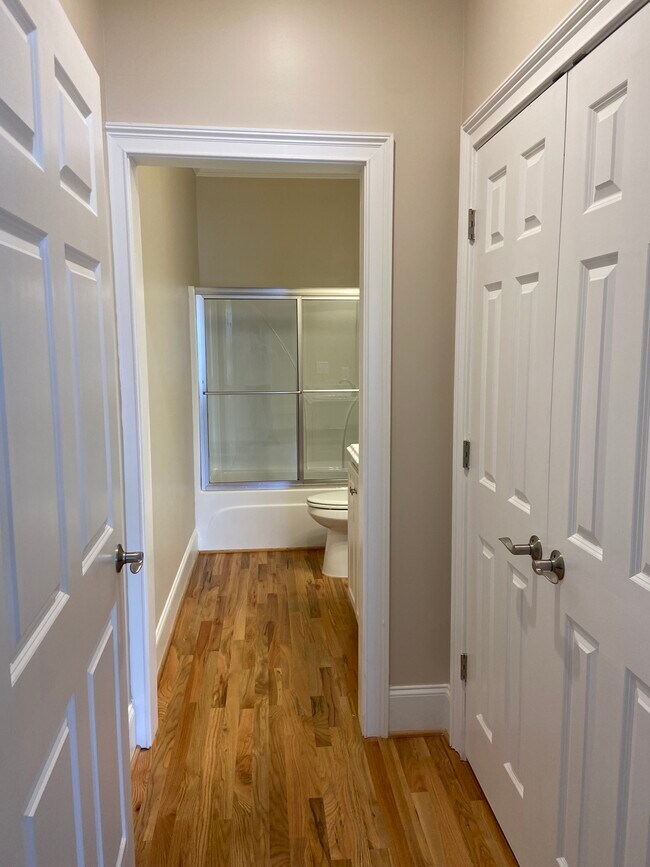 Master Bath - 160 Three Rivers Dr NE