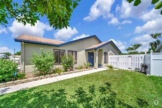 Building Photo - 9743 Saratoga Park Ct