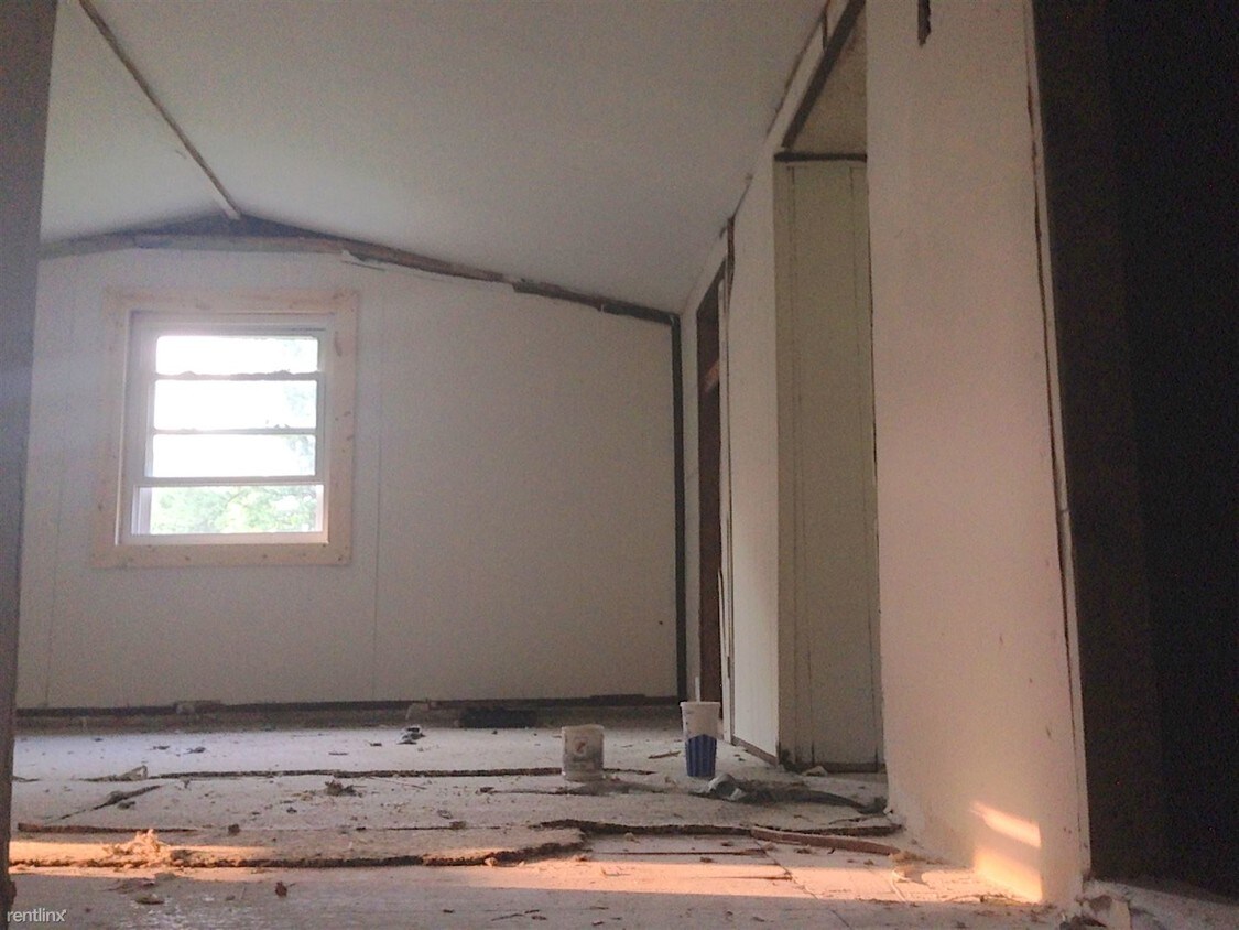 Building Photo - 1117 W Sumner Ave