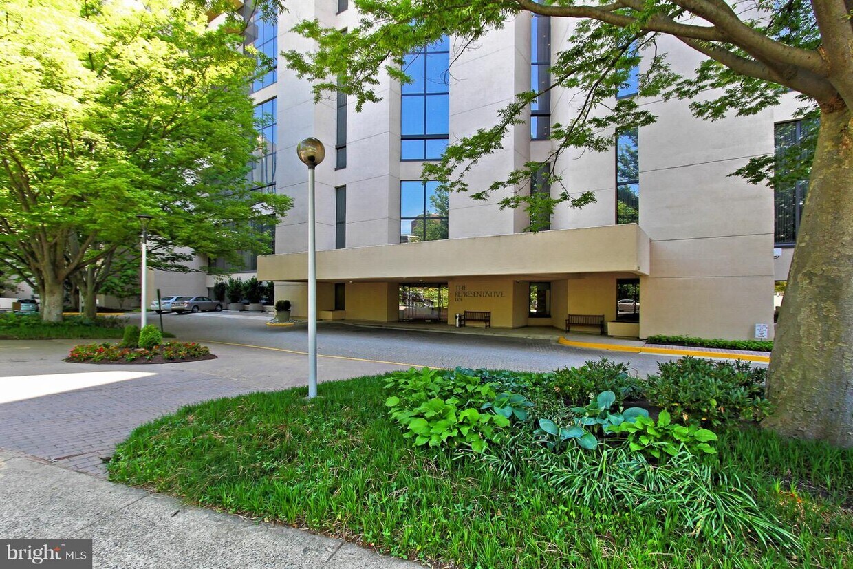 1101 S Arlington Ridge Rd Unit 604