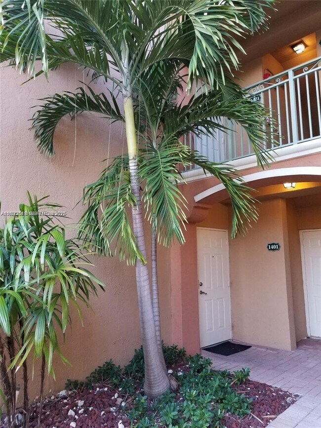 Foto del edificio - 6540 NW 114th Ave