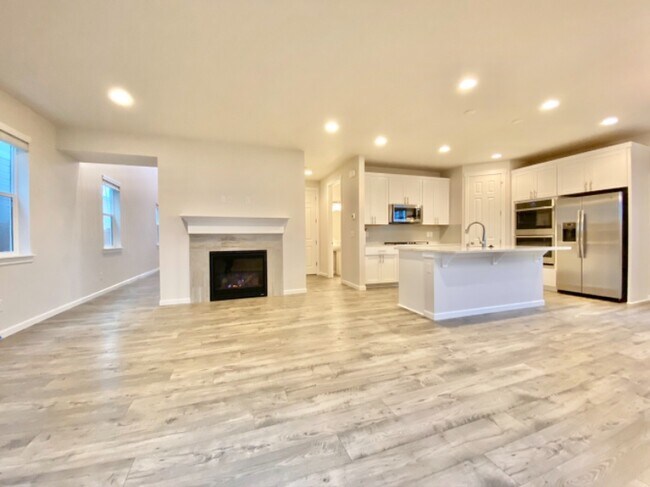 Building Photo - 4254 Andasio Loop SE
