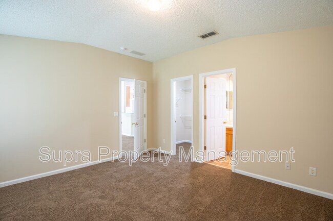 Foto del edificio - 3128 Litchfield Dr