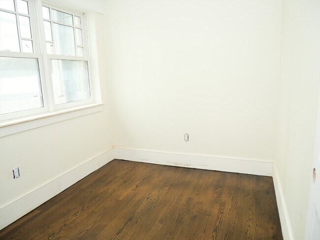 Foto del edificio - 261 W Newton St