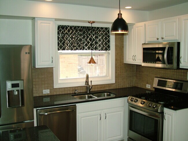 Foto del edificio - 5965 W Touhy Ave