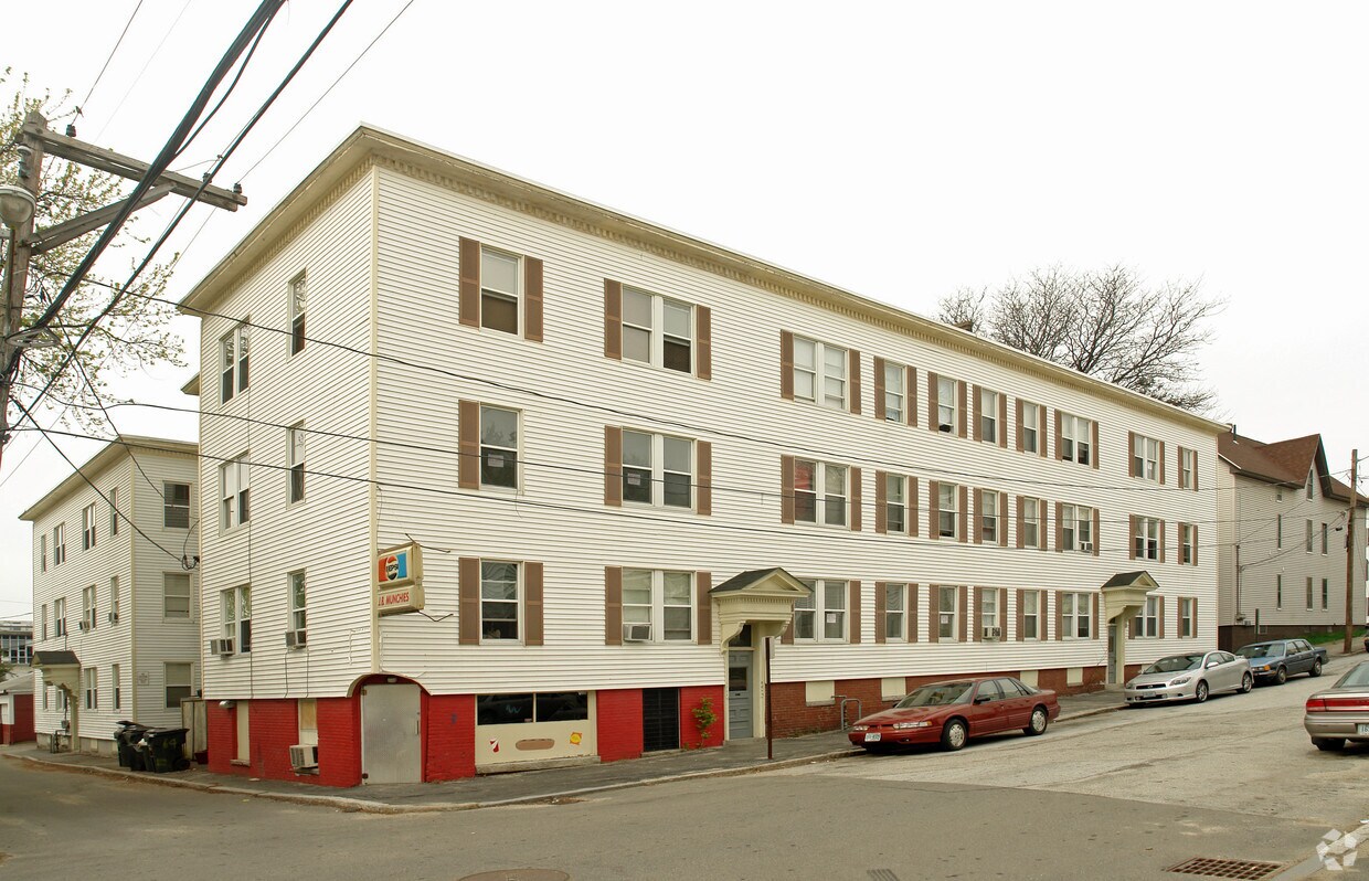 2432 Schuyler St, Manchester, NH 03102 Apartments in Manchester, NH