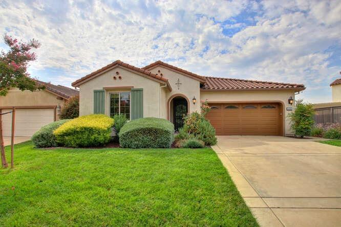 Primary Photo - 3582 Rosecrest Cir