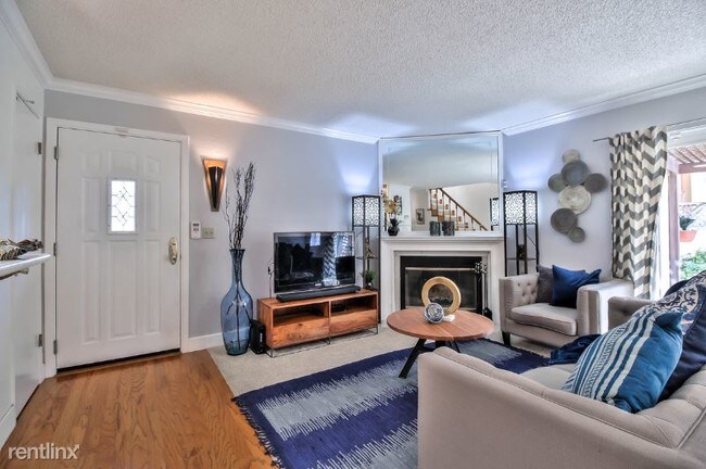 Building Photo - 3 br, 2.5 bath Townhome - 4081 Elisa Cmn