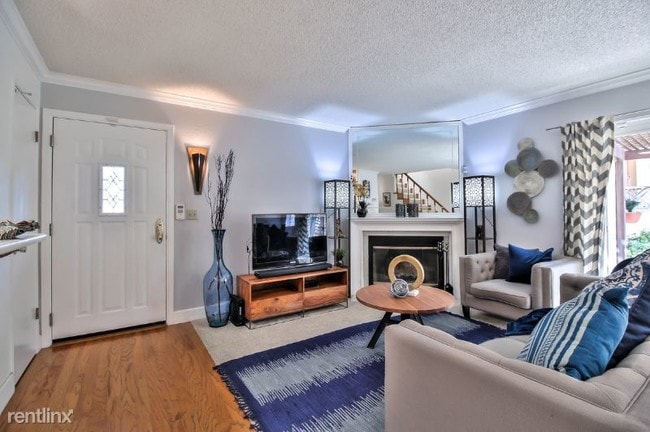 Foto del edificio - 3 br, 2.5 bath Townhome - 4081 Elisa Cmn