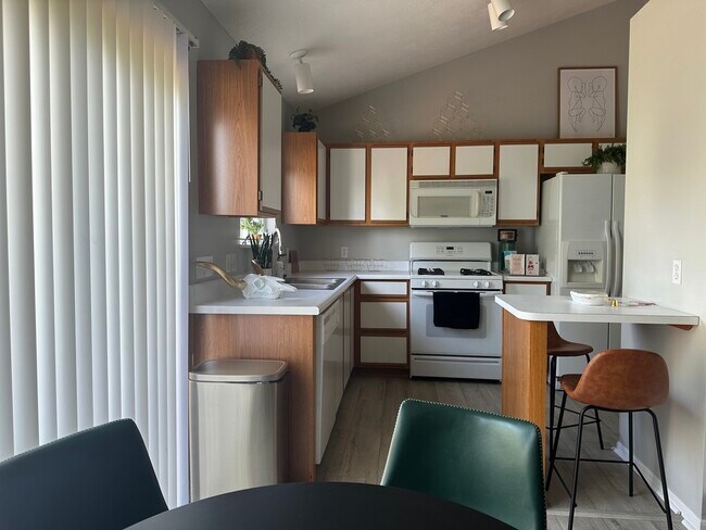 Foto del edificio - 8124 Hanover St