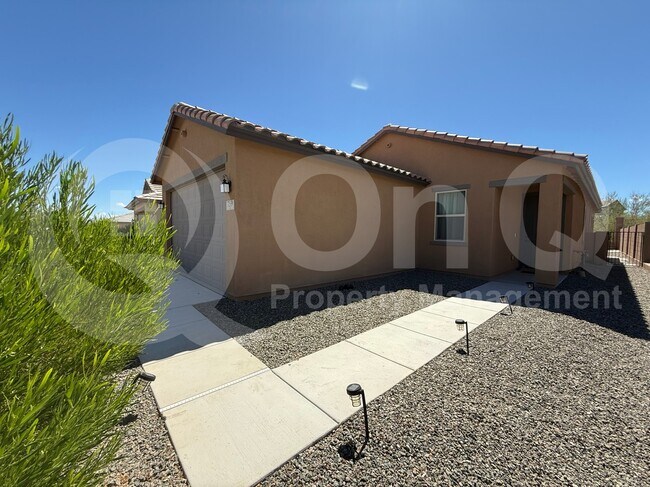 Building Photo - 759 Calle Calca
