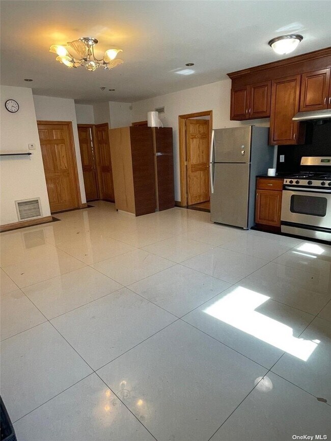Foto del edificio - 203-52 27th Ave