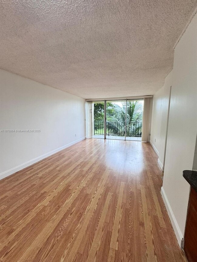 Building Photo - 870 NW 87th Ave