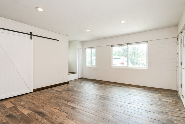 Foto del edificio - 2610 Ave N NW