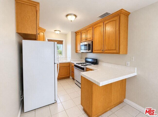 Foto del edificio - 11735 Valley View Ave