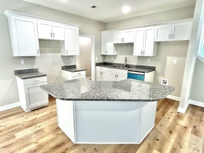 Building Photo - Now Leasing in Millington @ Winstone. 4-Be...