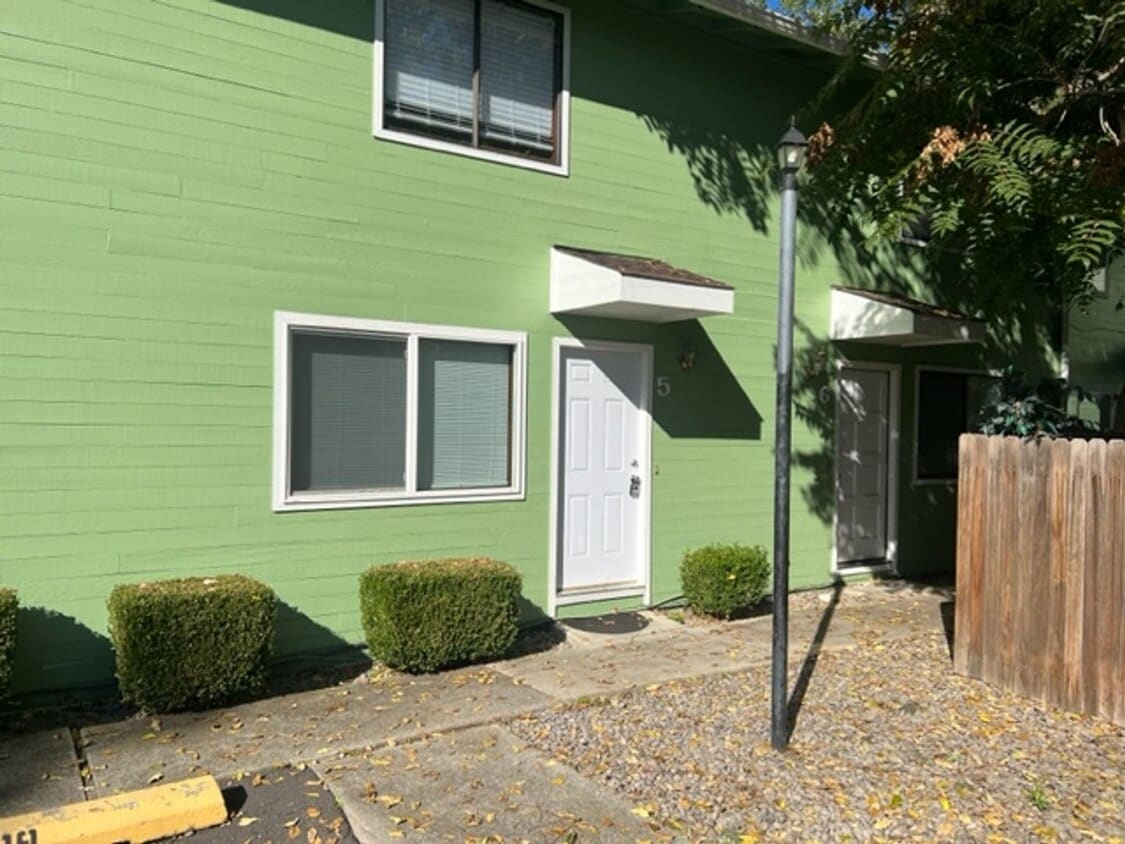 Primary Photo - 2 BEDROOM TOWNHOME IN PHOENIX