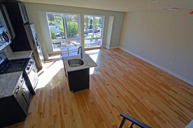 Photo - 327 E Allen St Apartment