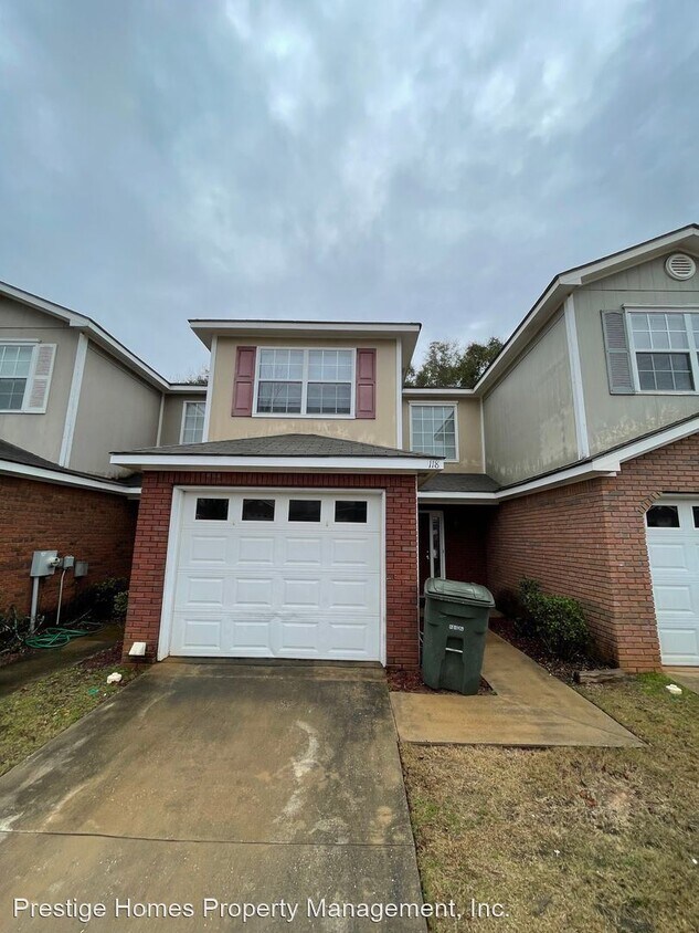 2 br, 2.5 bath House 118 S. Springview House Rental in Enterprise