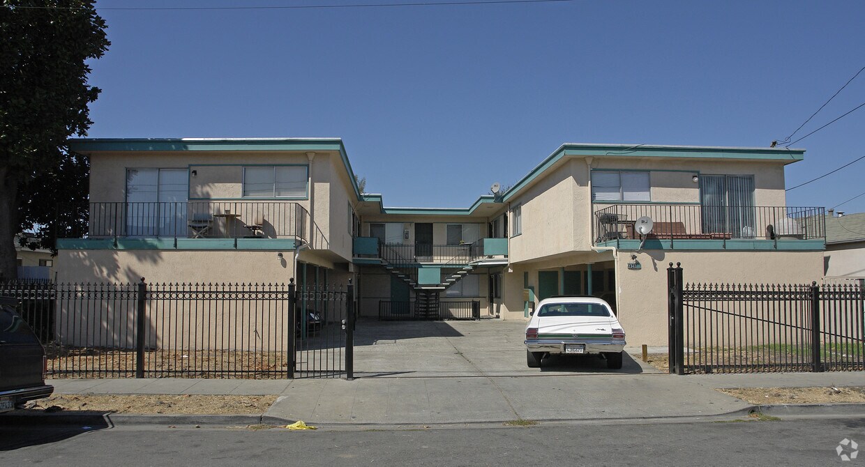 Primary Photo - 2341 21st St