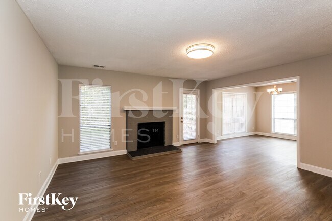 Foto del edificio - 13835 Poppleton Ct