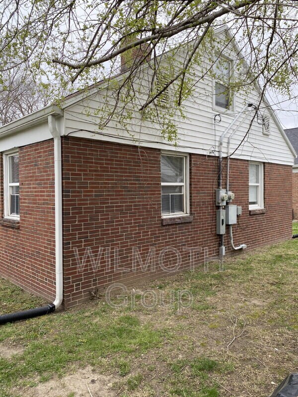 Photo - 615 N Tibbs Ave Apartment